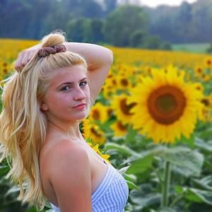 Meet your Posher, Cambrie